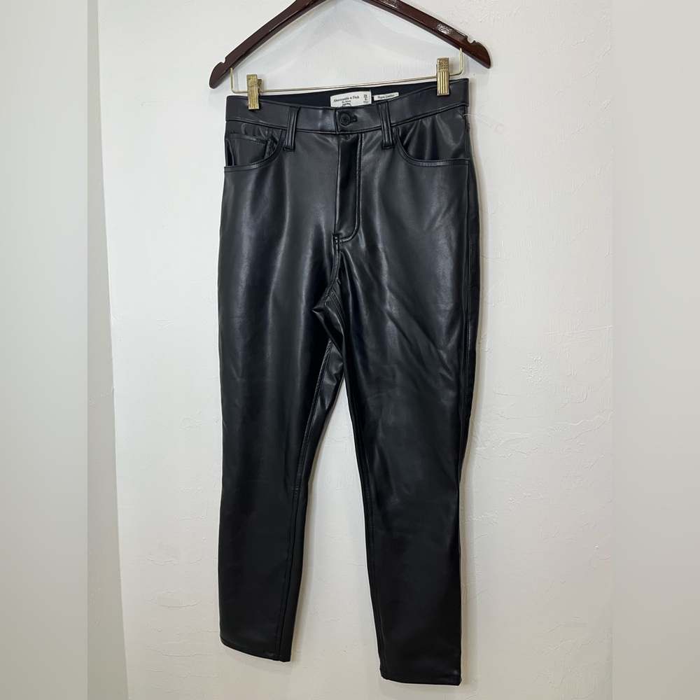 Abercrombie & Fitch Vegan Leather Pants in Black High Rise Size 28 6
